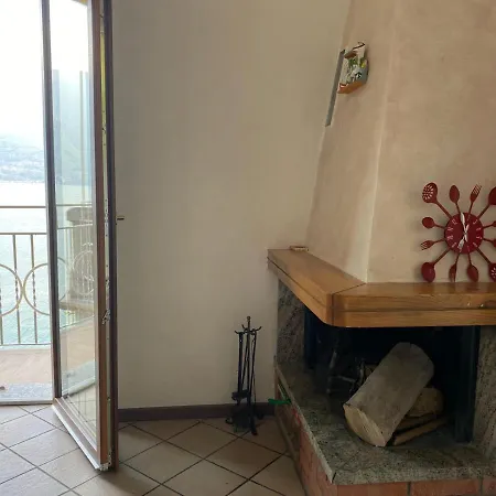 דירה With Big Terrace And Direct Access To The Beach ורנה